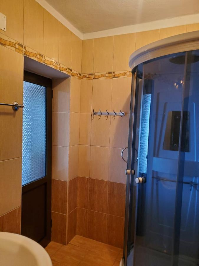 Lake Ohrid Guesthouse "Villa Valentina" Pogradec Exterior photo